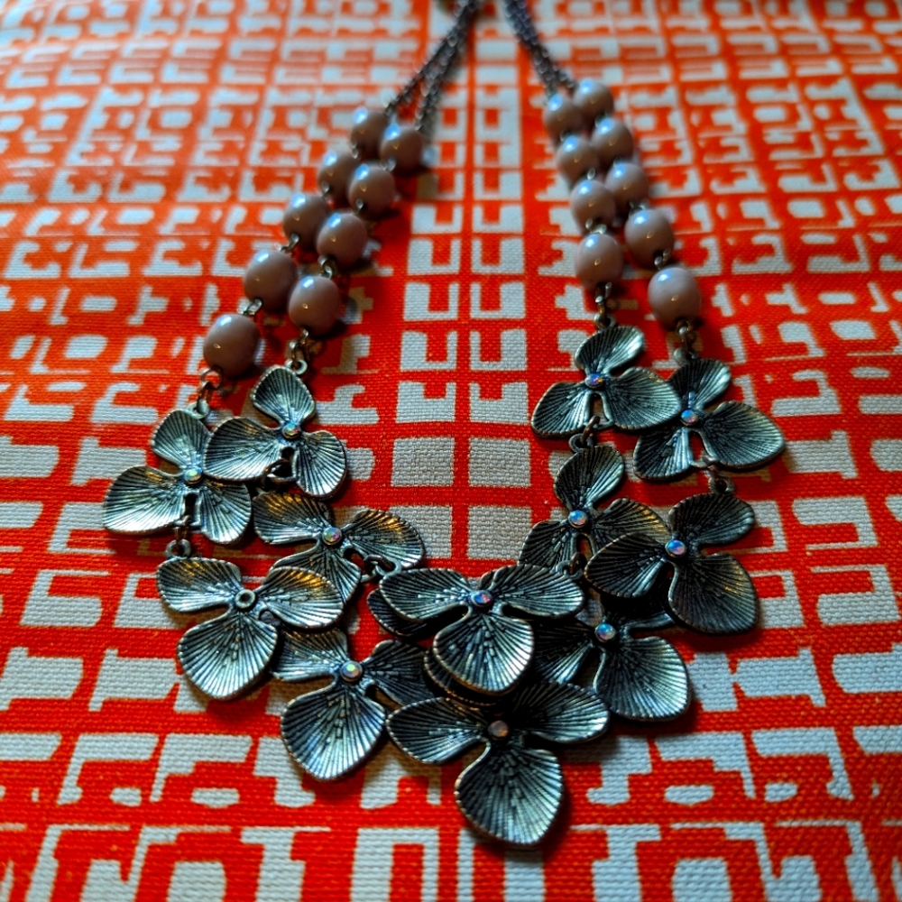 NY&C floral statement necklace with extra links
